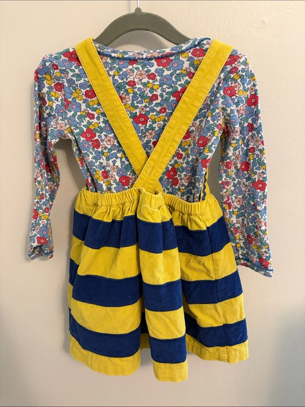 Baby Boden Bee Pinafore with floral bodysuit 18-24